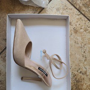 New Nine West Frant2 heels 6M in Light Natural nude color